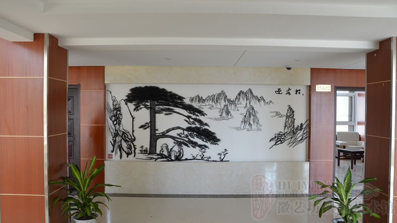 已經(jīng)安裝完畢的迎客松鐵畫
