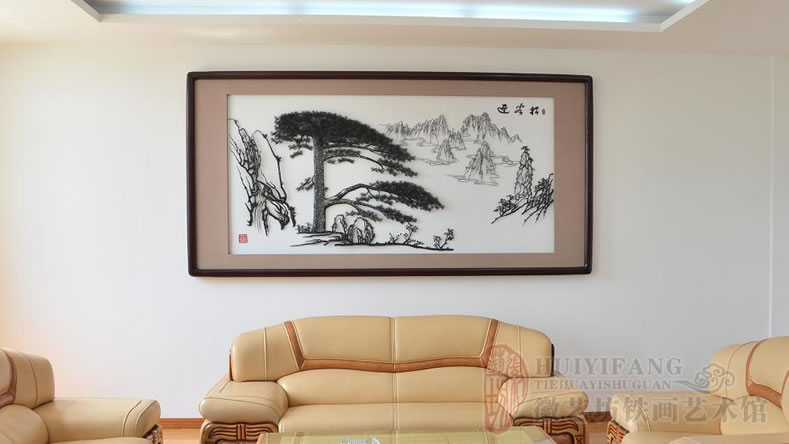 江蘇大力神鏈傳動(dòng)有限公司作為接待廳壁畫(huà)定制的迎客松鐵畫(huà)