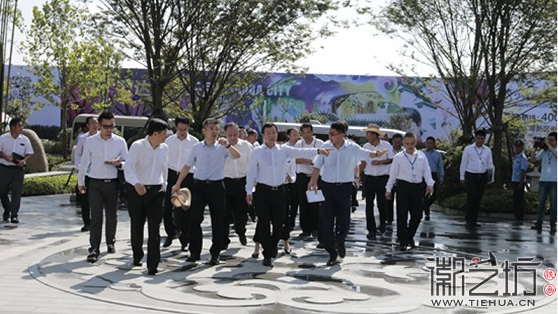 2017.1.3萬(wàn)達(dá)副總裁丁本錫人物肖像鐵畫定制案例1