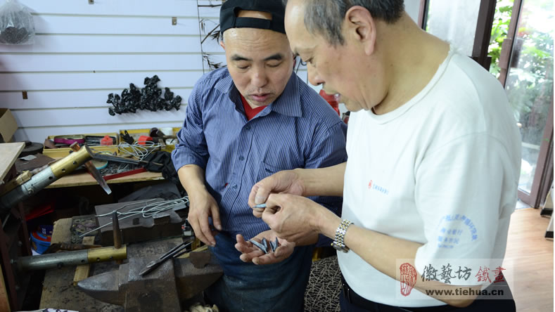 純手工鍛制的竹葉蒼勁有力 純手工鍛制的竹葉蒼勁有力