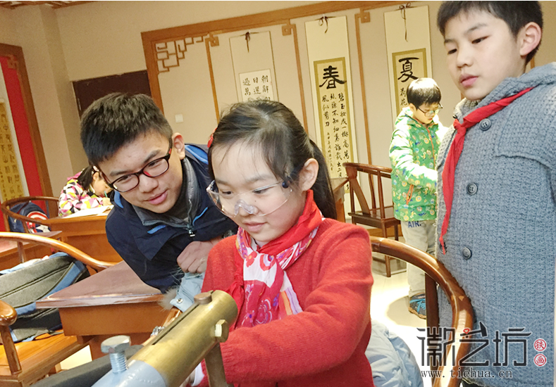 鏡湖小學(xué)鐵畫第七課 (8) 鏡湖小學(xué)鐵畫第七課 (8)