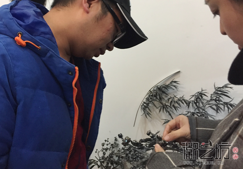 2017.12.28創(chuàng)品會張總一行考察徽藝坊 (11)