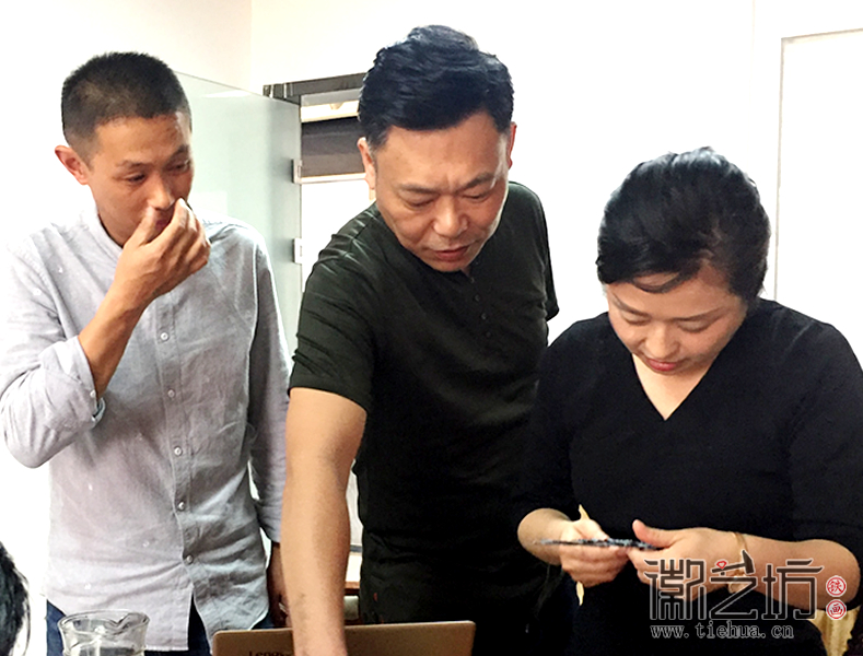 徽藝坊召開蕪湖鐵畫協(xié)會質(zhì)量標準研討會 (5)