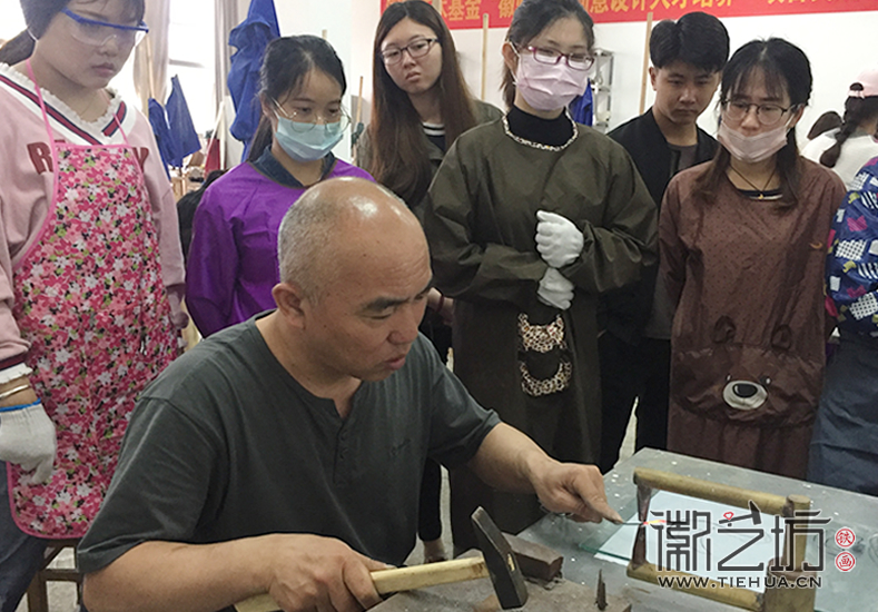 徽藝坊魏民春開啟安師大鐵畫實踐課 (9)