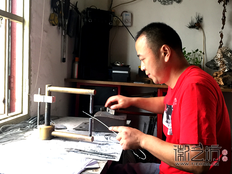 婉約派 走進(jìn)徽藝坊鐵畫夢(mèng)之隊(duì)藝人楊開勇 (6)