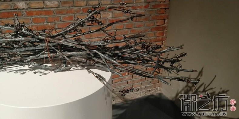 錢(qián)悅鐵畫(huà)《梅花柴》