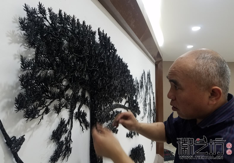 助力中博會鐵畫安裝現(xiàn)場3