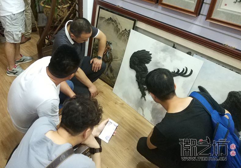 2017.6.13蕪湖鐵畫(huà)人才培養(yǎng)培訓(xùn)班學(xué)員來(lái)徽藝坊參觀(guān)學(xué)習(xí)11