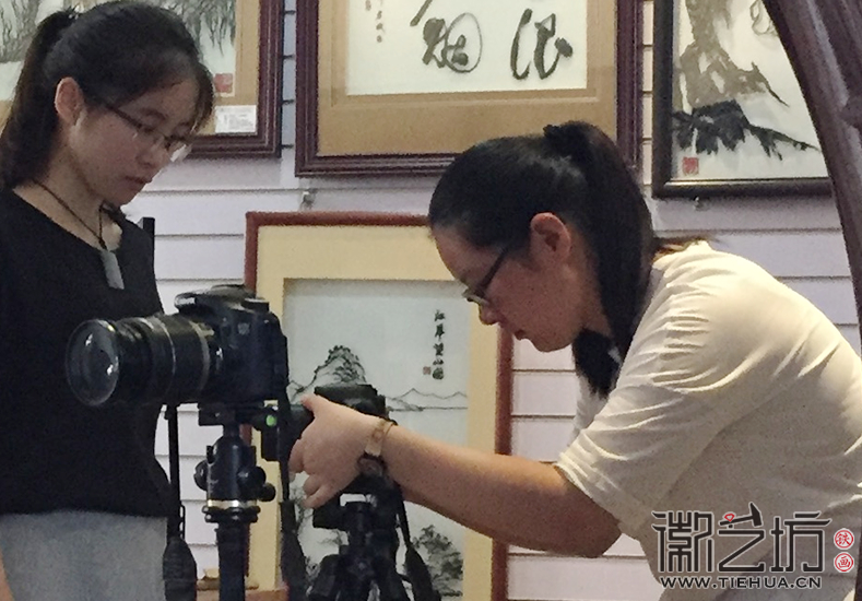 UIC大學(xué)生情系蕪湖鐵畫采訪徽藝坊鐵畫新秀李強(qiáng)5