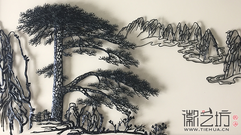 雞翅木雙面旋轉(zhuǎn)臺屏鐵畫迎客松細節(jié)圖