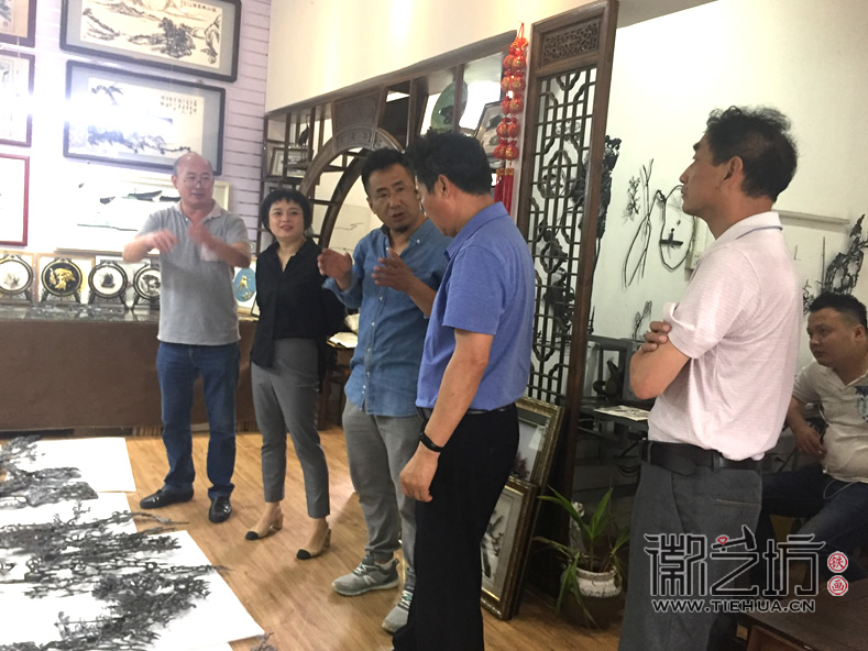 合肥客戶來徽藝坊視察制作進程2