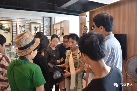 走進(jìn)國(guó)家鐵畫(huà)傳人儲(chǔ)金霞大師4 走進(jìn)國(guó)家鐵畫(huà)傳人儲(chǔ)金霞大師4