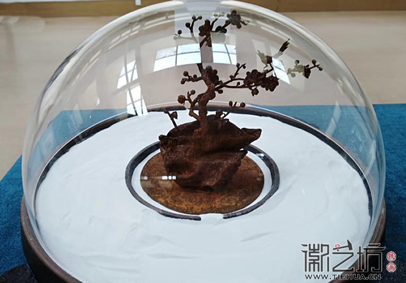 2017.10.17徽藝坊設(shè)計總監(jiān)李伶帶你一起走進(jìn)&ldquo;蕪湖鐵畫藝術(shù)人才培養(yǎng)項目&rdquo;學(xué)員結(jié)業(yè)作品展 (2)