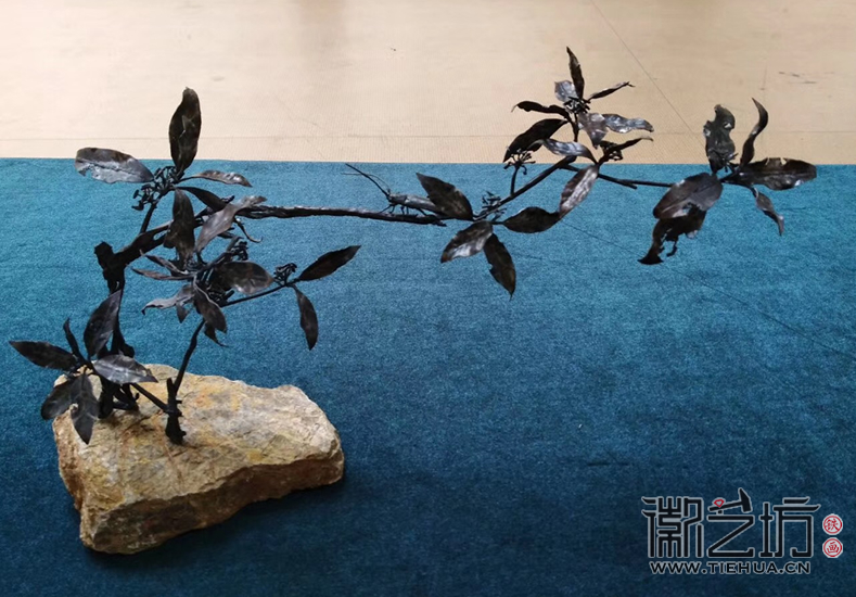 2017.10.17徽藝坊設(shè)計總監(jiān)李伶帶你一起走進(jìn)&ldquo;蕪湖鐵畫藝術(shù)人才培養(yǎng)項目&rdquo;學(xué)員結(jié)業(yè)作品展 (7)