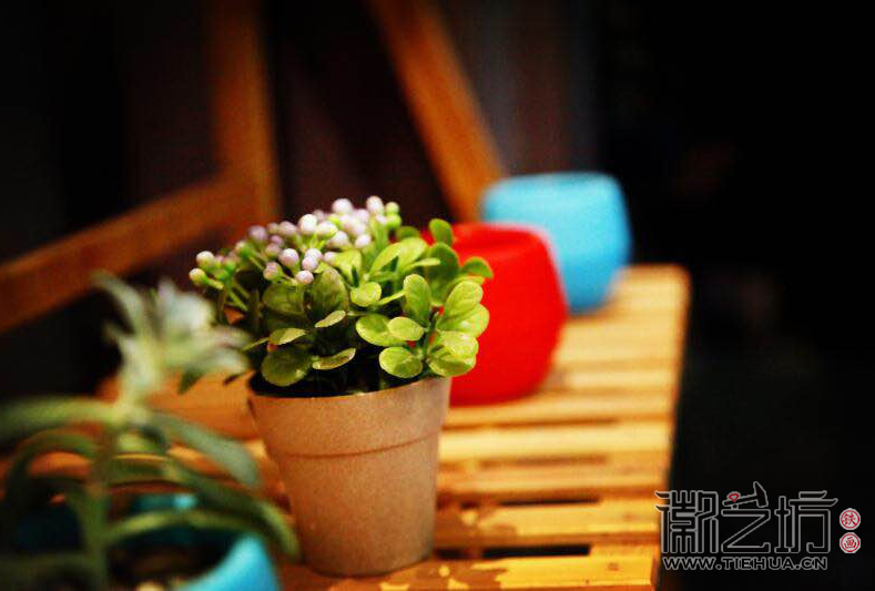 徽藝坊鐵畫(huà)團(tuán)隊(duì)齊聚黑云創(chuàng)意谷跟隨韓會(huì)玲老師學(xué)習(xí)形象管理 (10)