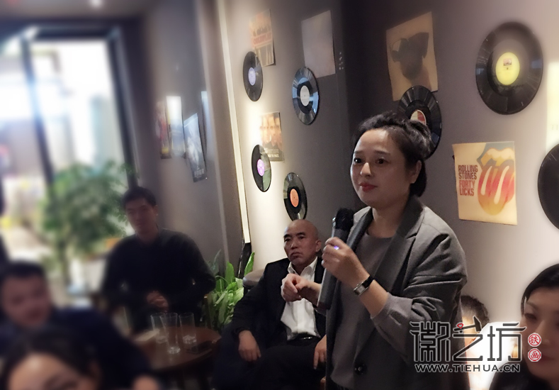 徽藝坊鐵畫(huà)團(tuán)隊(duì)齊聚黑云創(chuàng)意谷跟隨韓會(huì)玲老師學(xué)習(xí)形象管理 (7)